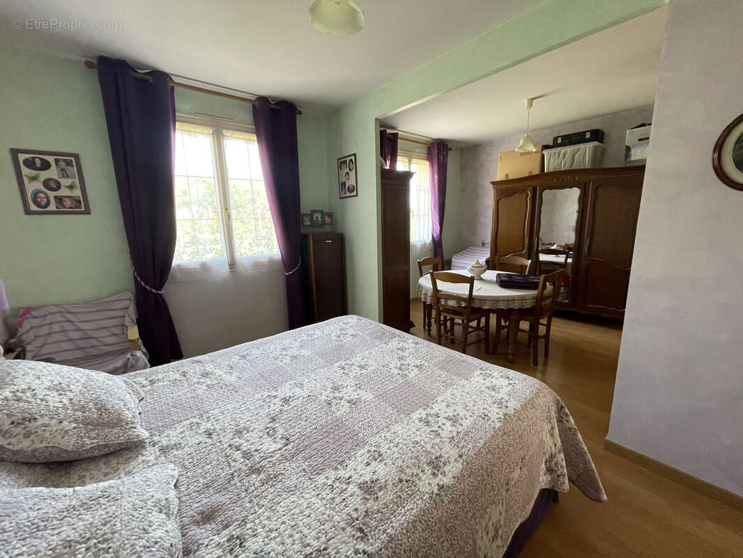 Maison à SAINT-JEAN-DE-LA-MOTTE