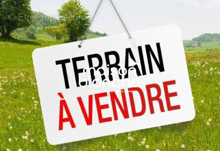 Terrain à ANGLES