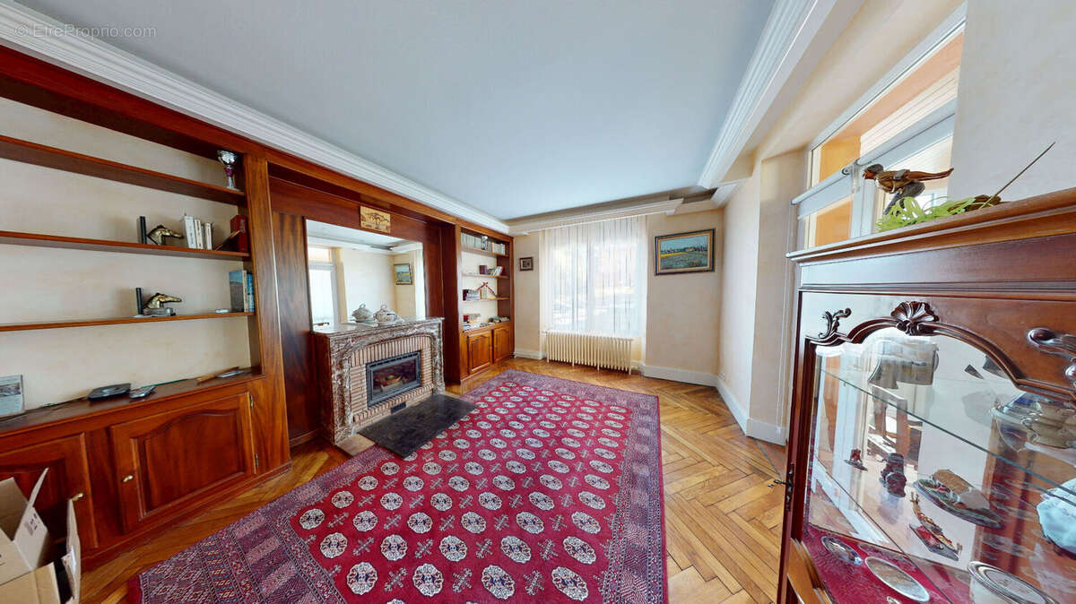 Maison à BARAQUEVILLE