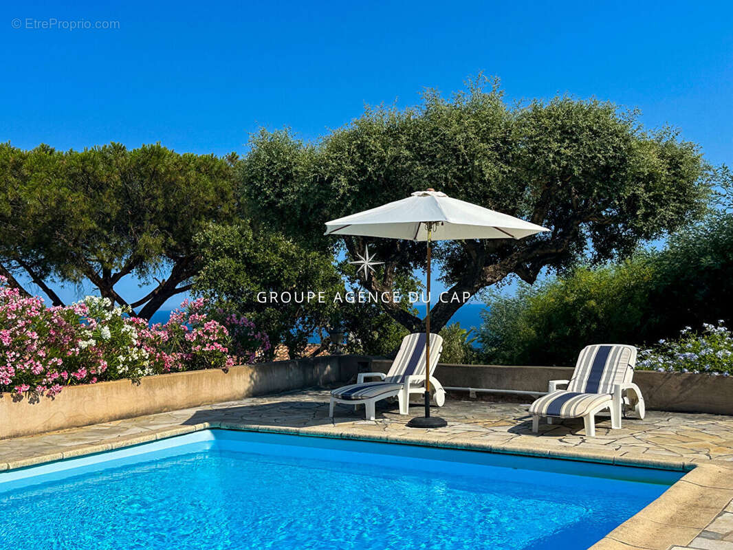 À vendre magnifique villa de type provençal aux issambres 180m2 vue mer sur le golfe de st tropez - photo 13