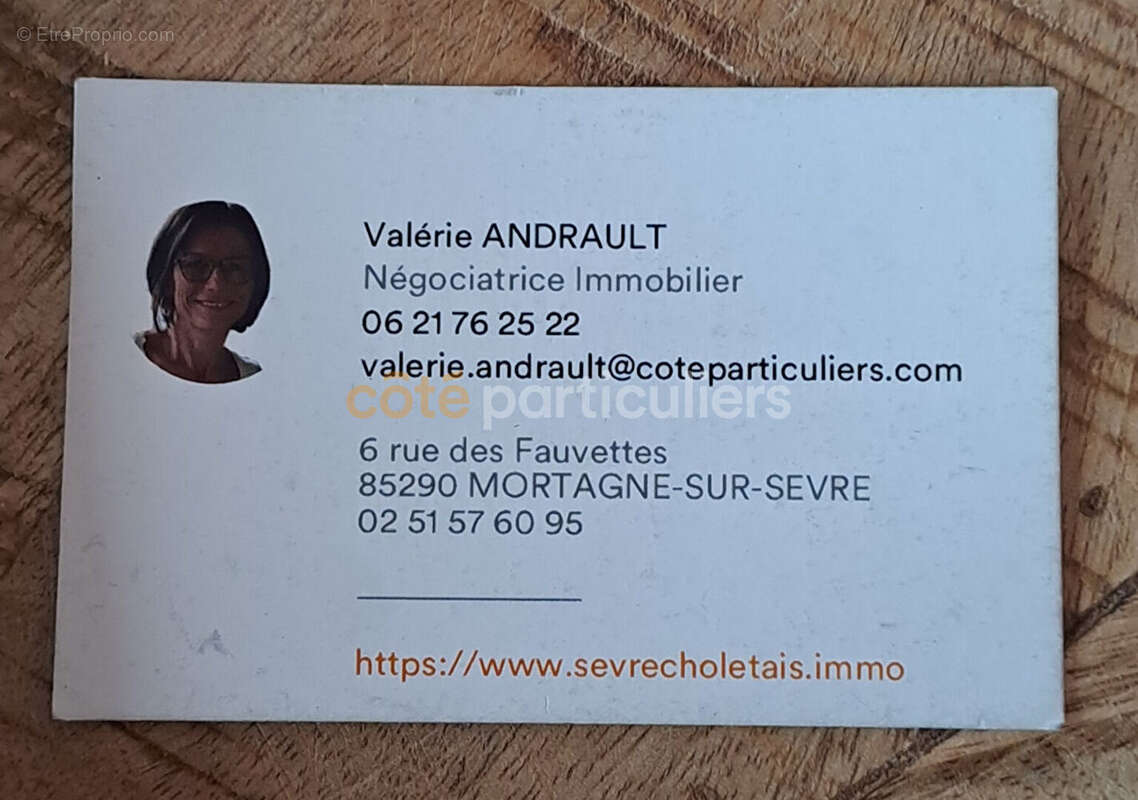 Maison à SAINT-MACAIRE-EN-MAUGES