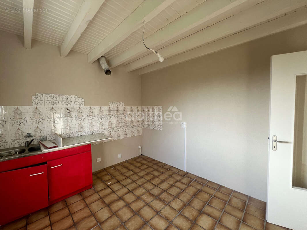 Maison à ORADOUR-SUR-VAYRES