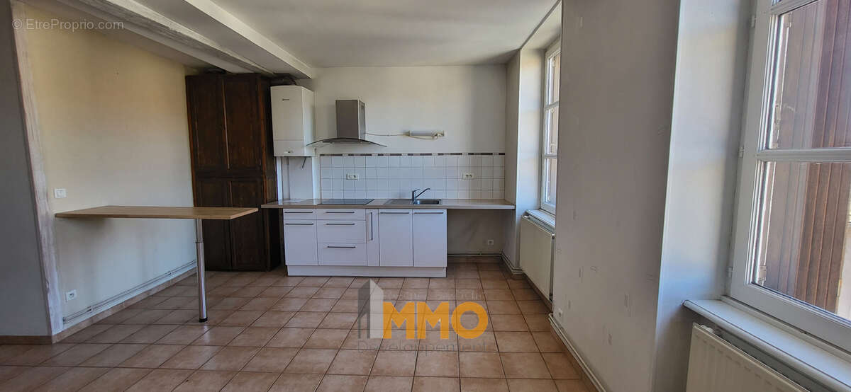 Appartement à L'ARBRESLE