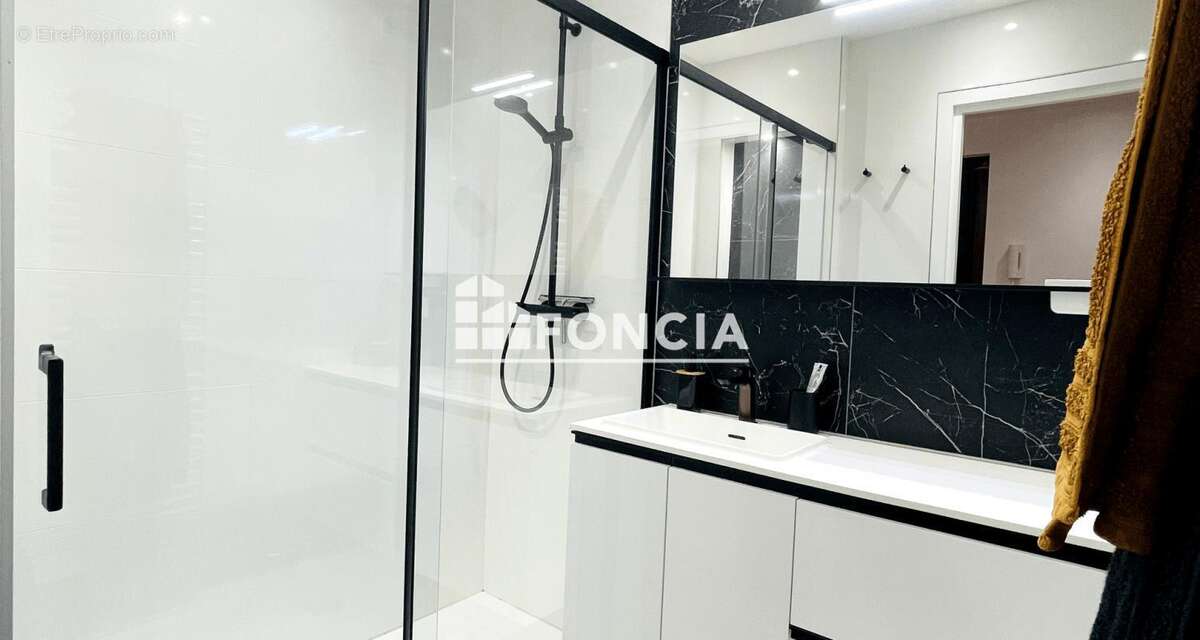 T3 de 62m2, entièrement rénové, proche centre ville - photo 4