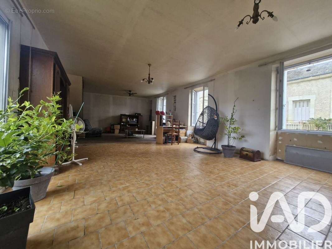 Maison 138 m² à Saint-Martin-De-Macon  - photo 3