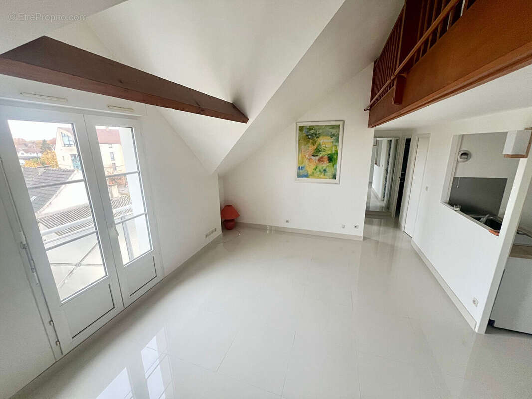 Appartement à BRIE-COMTE-ROBERT