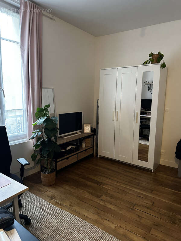 Appartement à COURBEVOIE