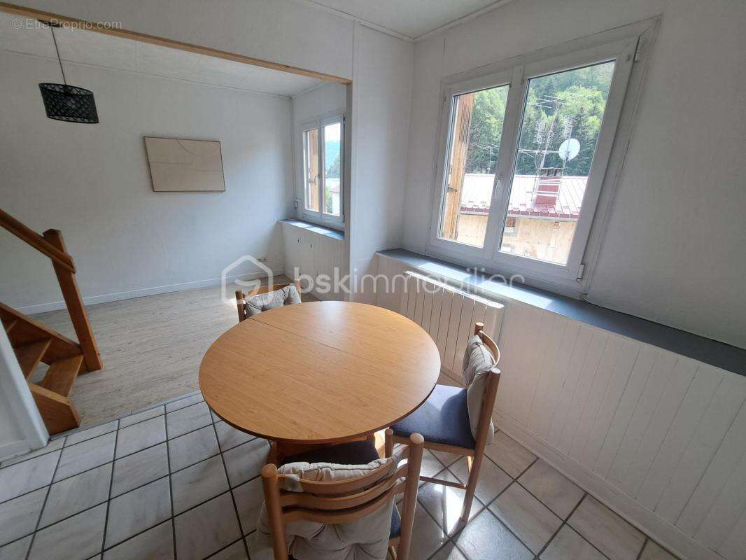 Duplex T3 rénové avec garage et grenier – Idéal premier achat ou investissement ! - photo 4