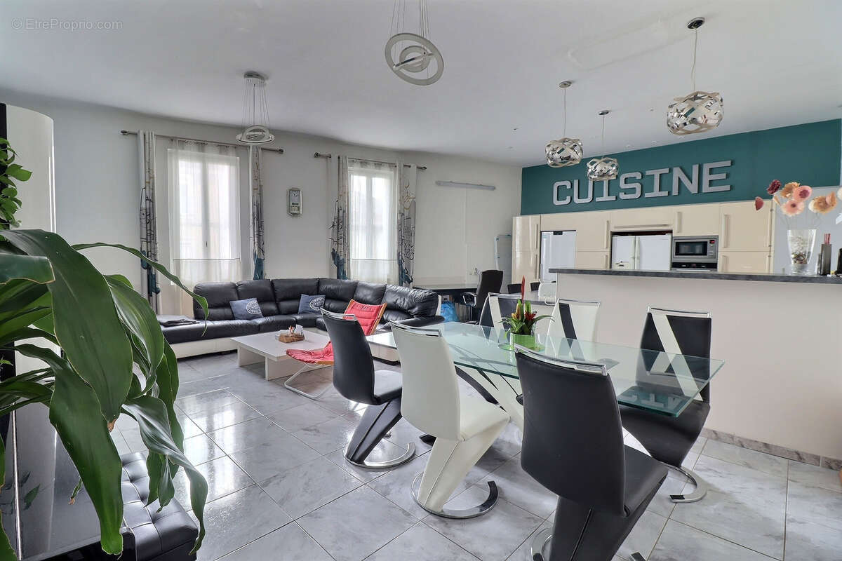 Appartement à LUNEL