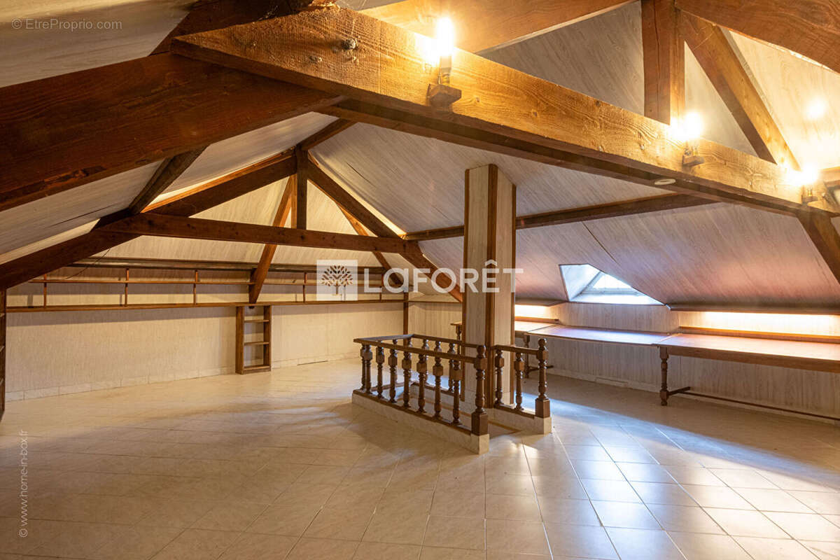 Maison à LA CELLE-SAINT-CLOUD