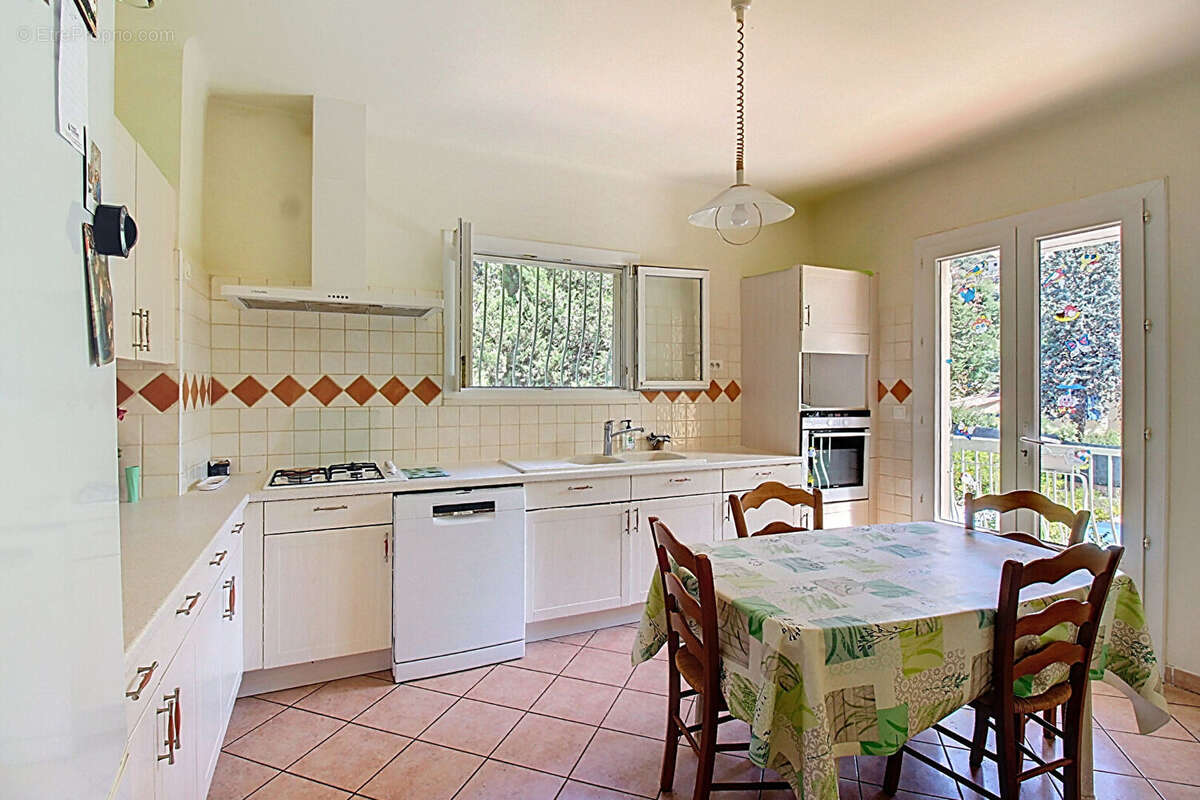 A VENDRE !  Maison Draguignan 6 pièces 170 m² avec garage et piscine - photo 4