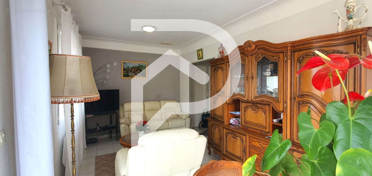 Appartement à SAINT-GENIS-DES-FONTAINES