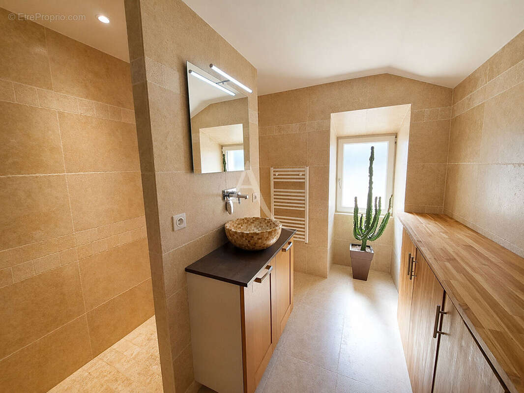 Maison à LES HERBIERS