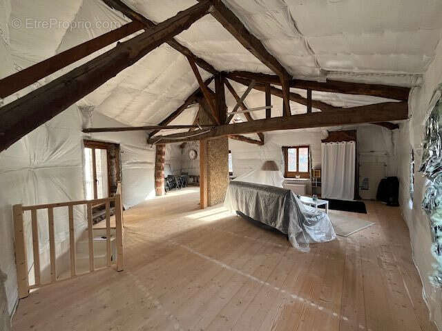 Maison à OLLIERGUES