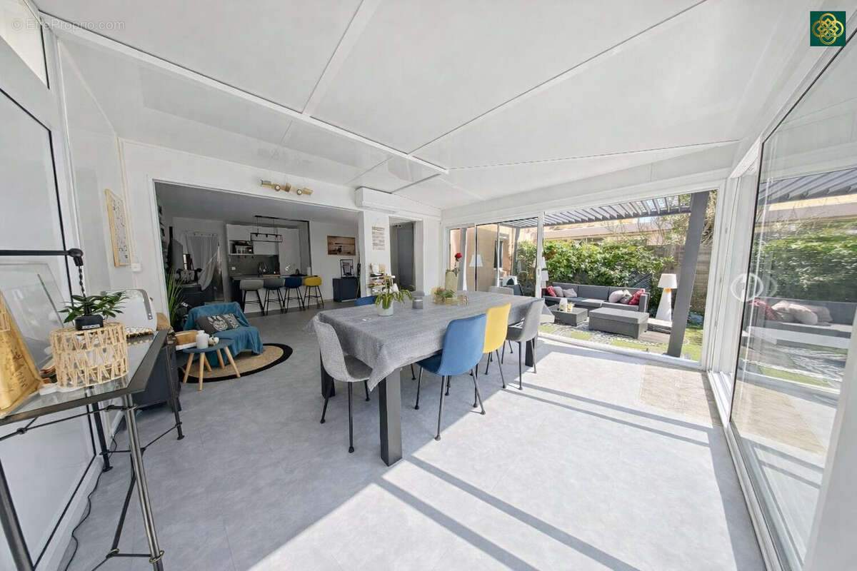 Appartement à LATTES