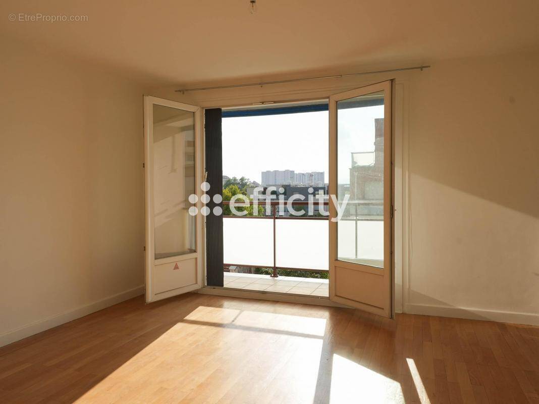 Appartement à LYON-8E