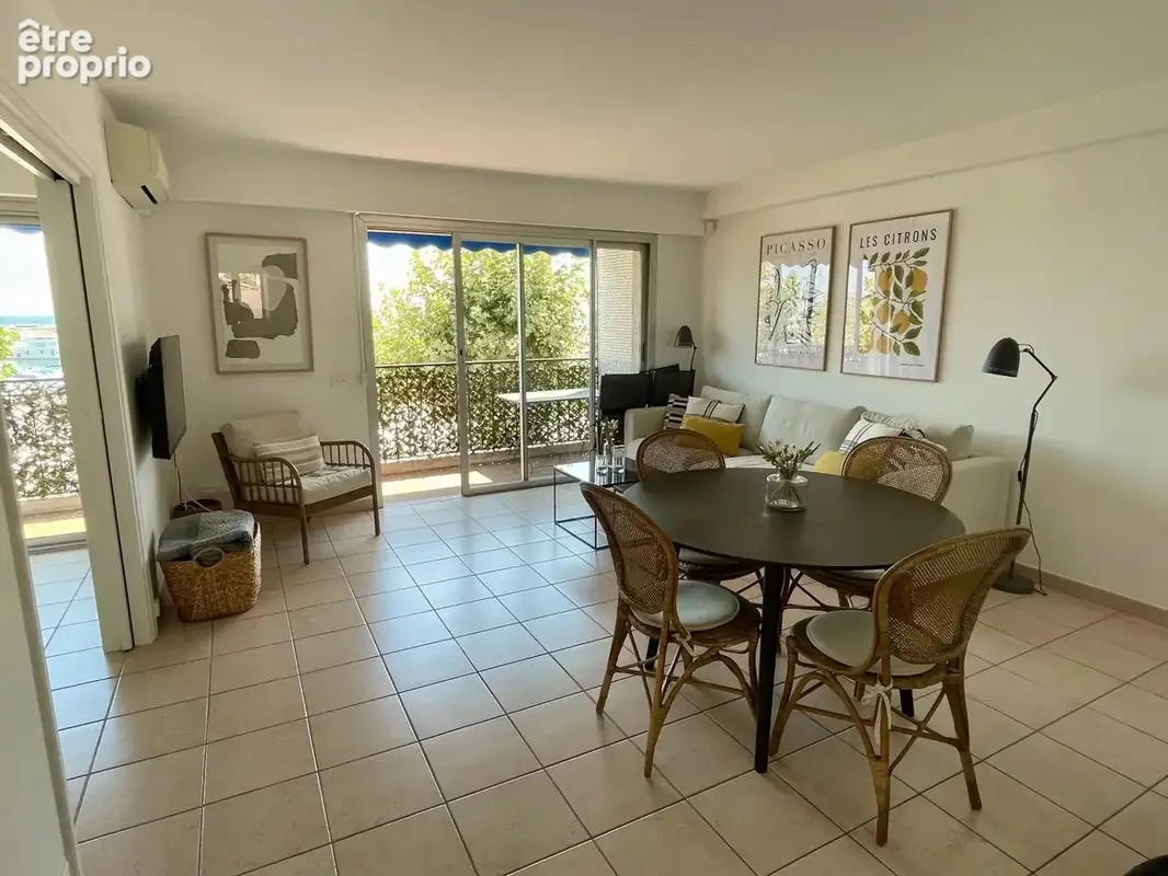 Appartement à vendre, rénové, proche port, vue mer avec terrasse - photo 5