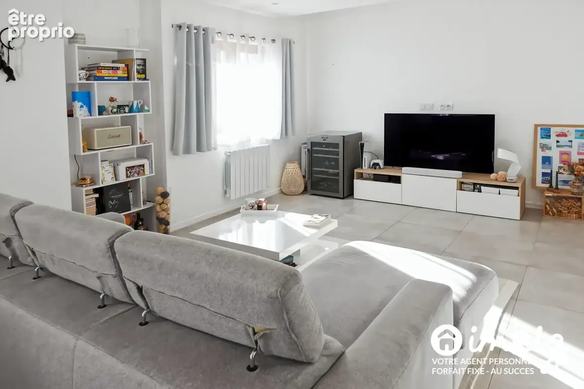 Appartement T3 centre avec terrasse cave + parking - photo 2