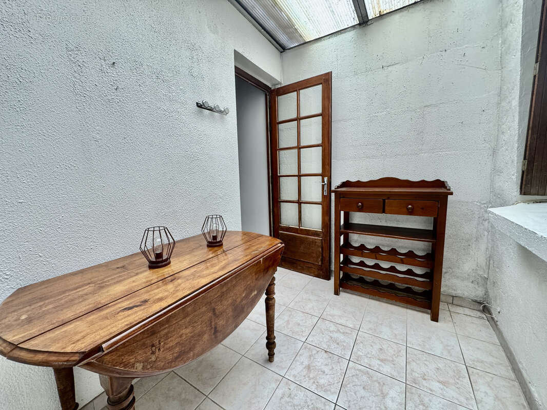 Maison à LAUDUN-L'ARDOISE