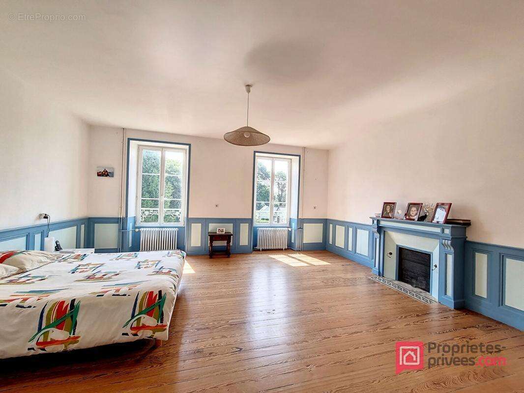 Maison à MAEL-CARHAIX