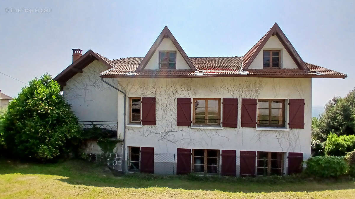 Maison à VOLLORE-VILLE