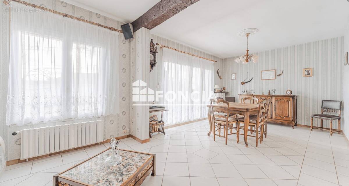 Maison à SAINT-CYR-SUR-LOIRE