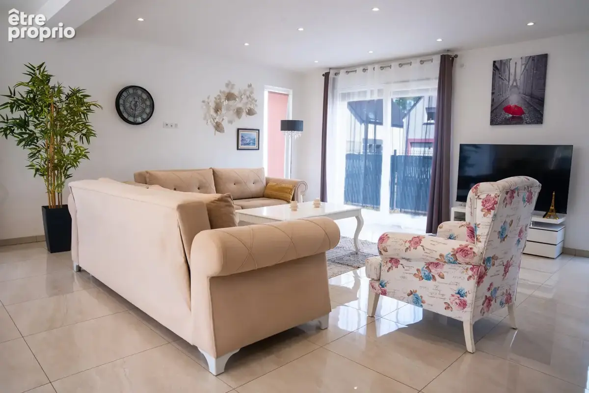 Maison moderne de 174 m2   3 suites parentales   garage double   proche Colmar - photo 5