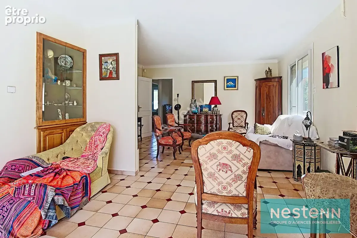 Maison spacieuse à vendre à Istres - 5 chambres avec piscine - photo 5
