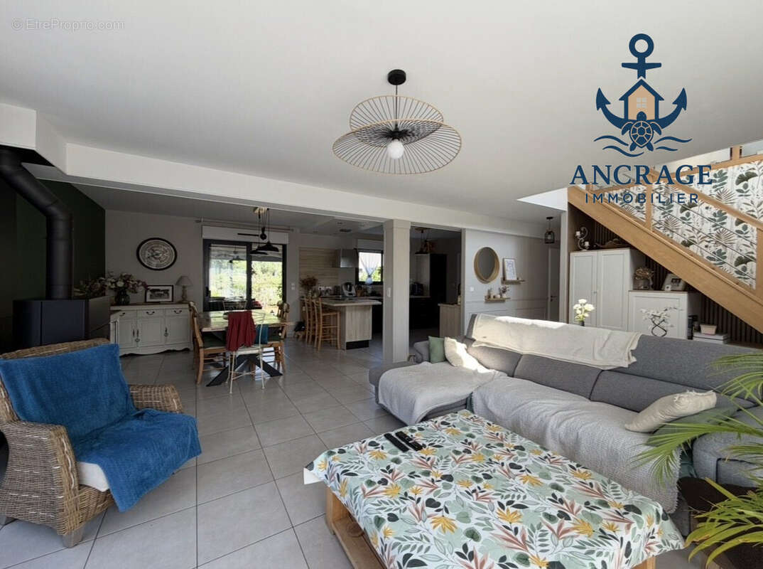 Maison 134 m² à Fiquefleur-Equainville  - photo 4