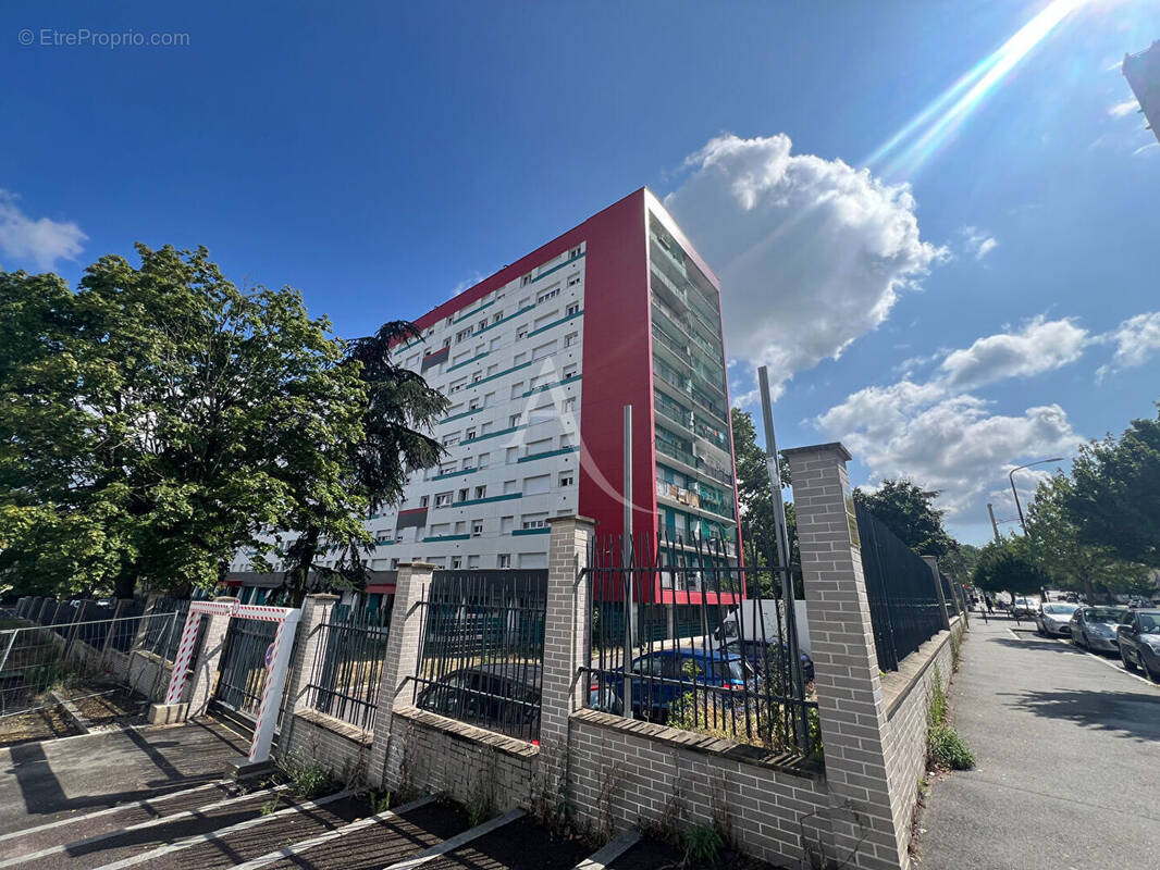 Appartement à CLICHY-SOUS-BOIS