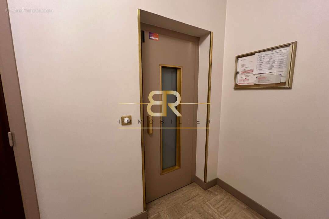 Appartement à PARIS-19E