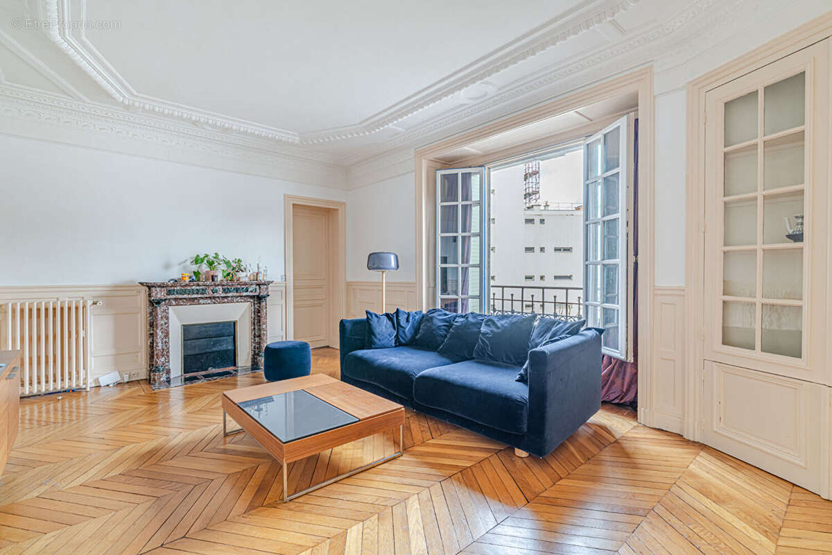 Appartement à PARIS-15E