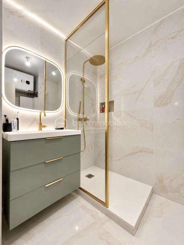 Appartement à MANDELIEU-LA-NAPOULE