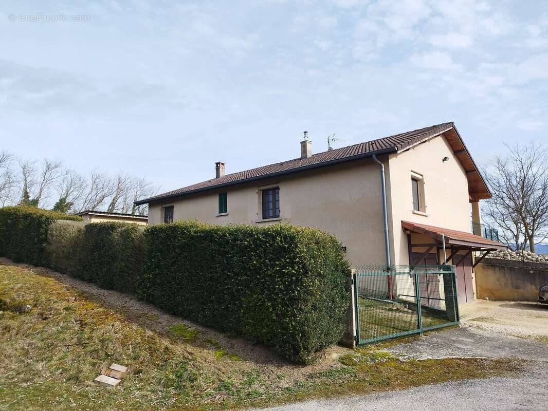 Maison à SAINT-ANTOINE-L'ABBAYE