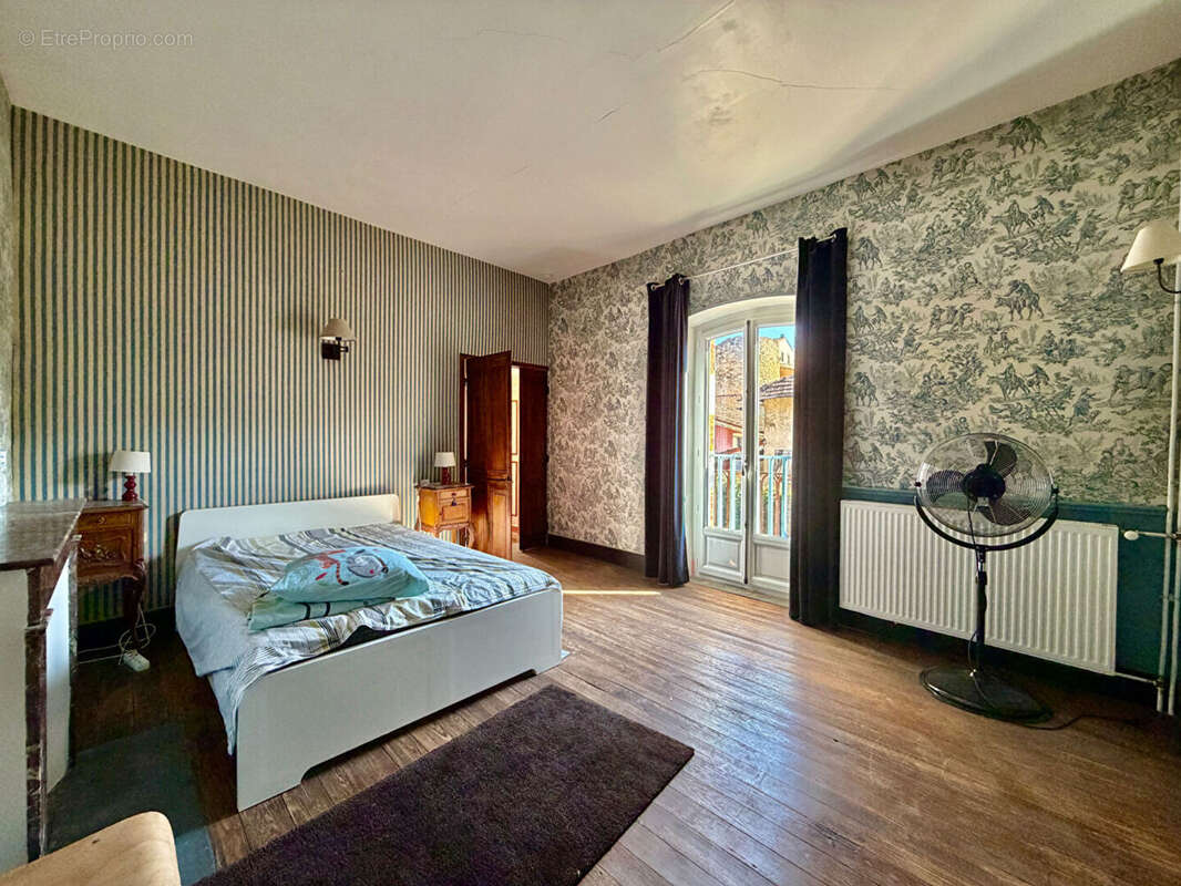 Maison à BAGNOLS-SUR-CEZE