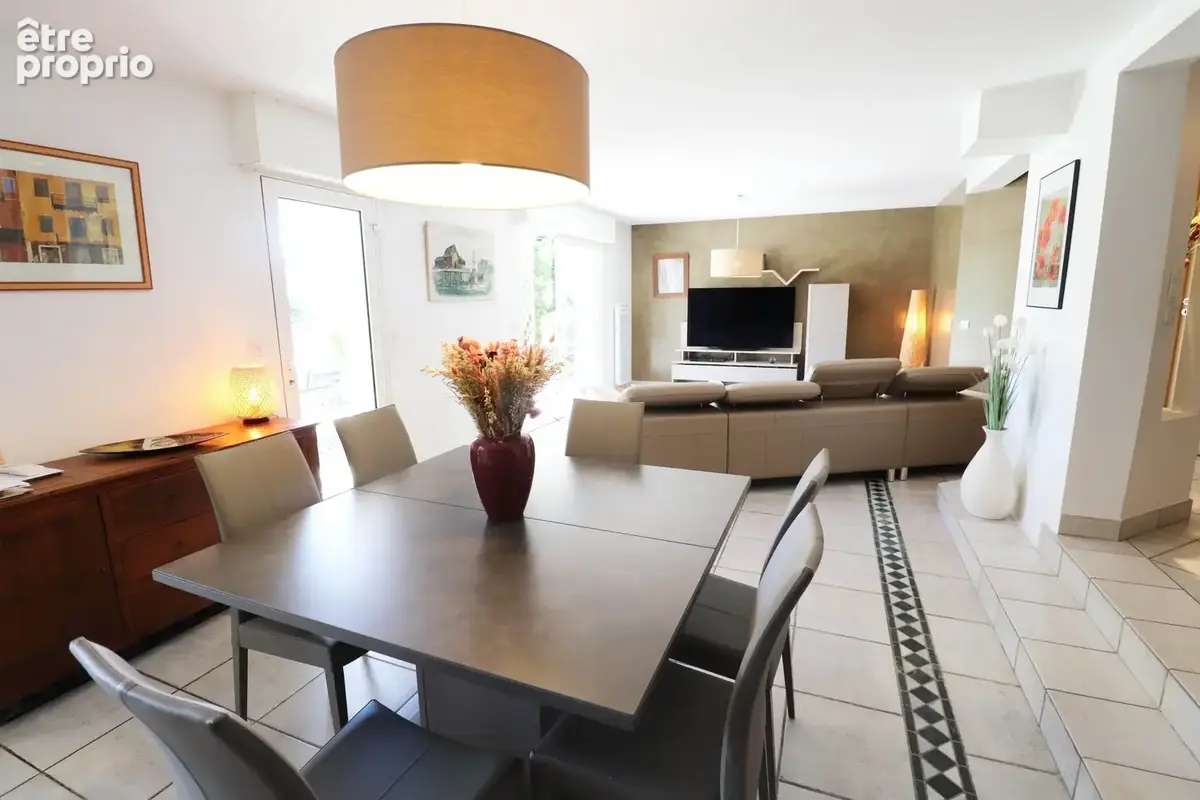 Maison 214 m² à Saint-Ismier  - photo 6