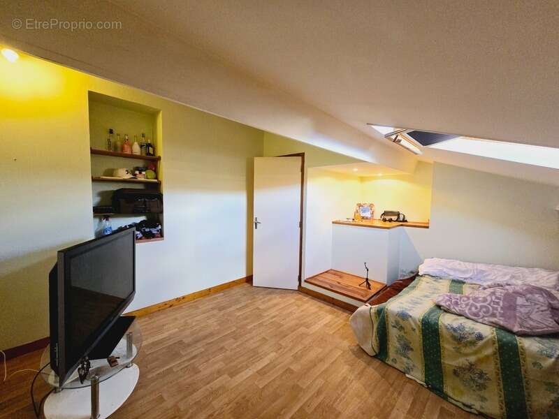 Appartement à SAINT-JEAN-D'ANGELY