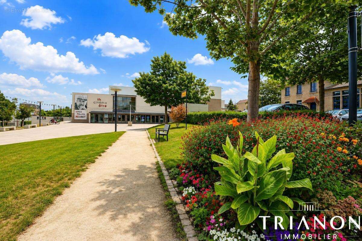 Les clayes-sous-bois – centre ville – 2 pièces – box - photo 8