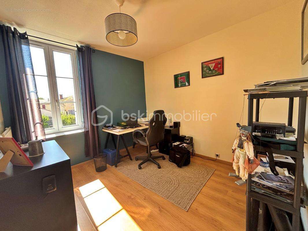 Découvrez le charme d'une maison spacieuse - photo 6