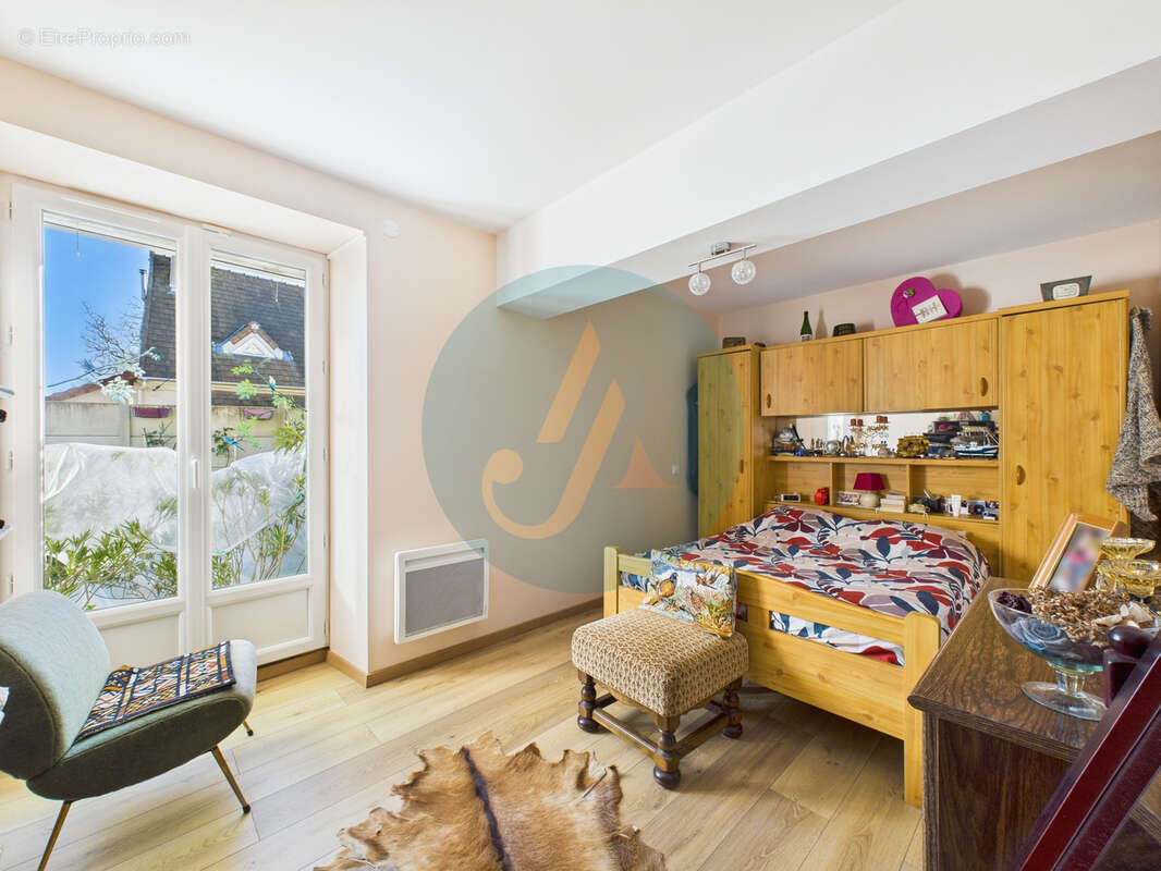 Maison à COSNE-COURS-SUR-LOIRE