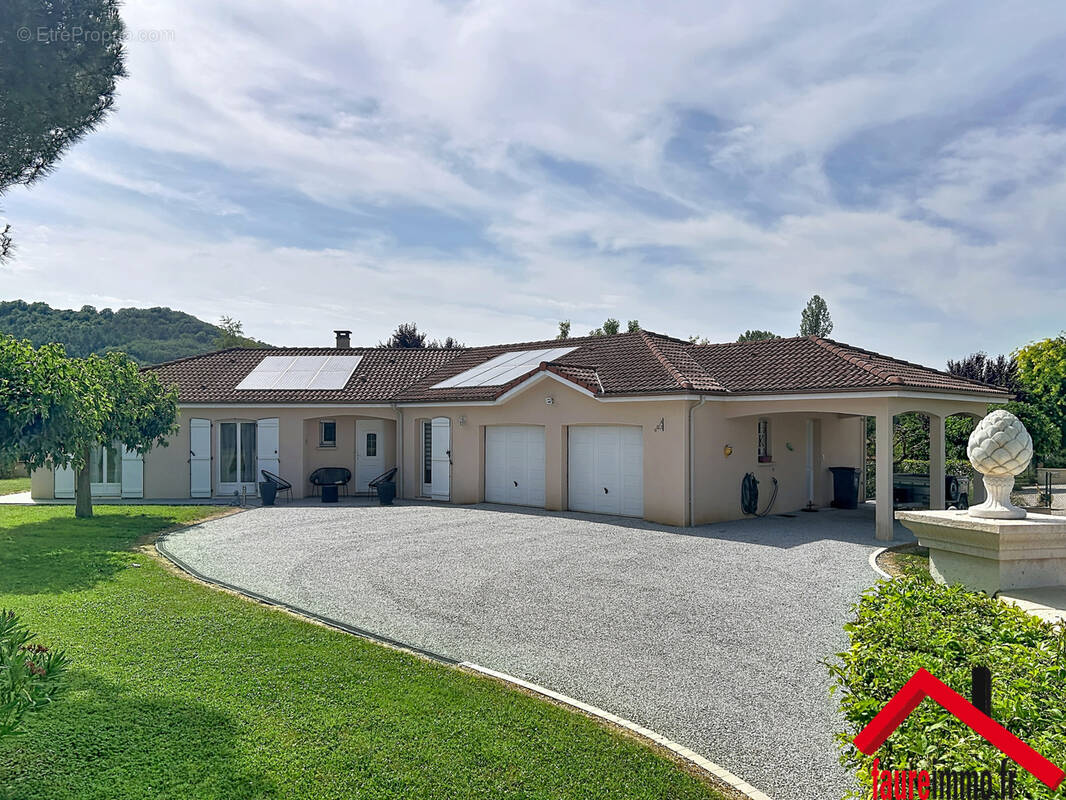 Maison à PAZAYAC