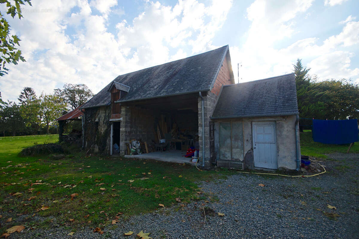 Maison à SAINT-SAMSON-DE-BONFOSSE