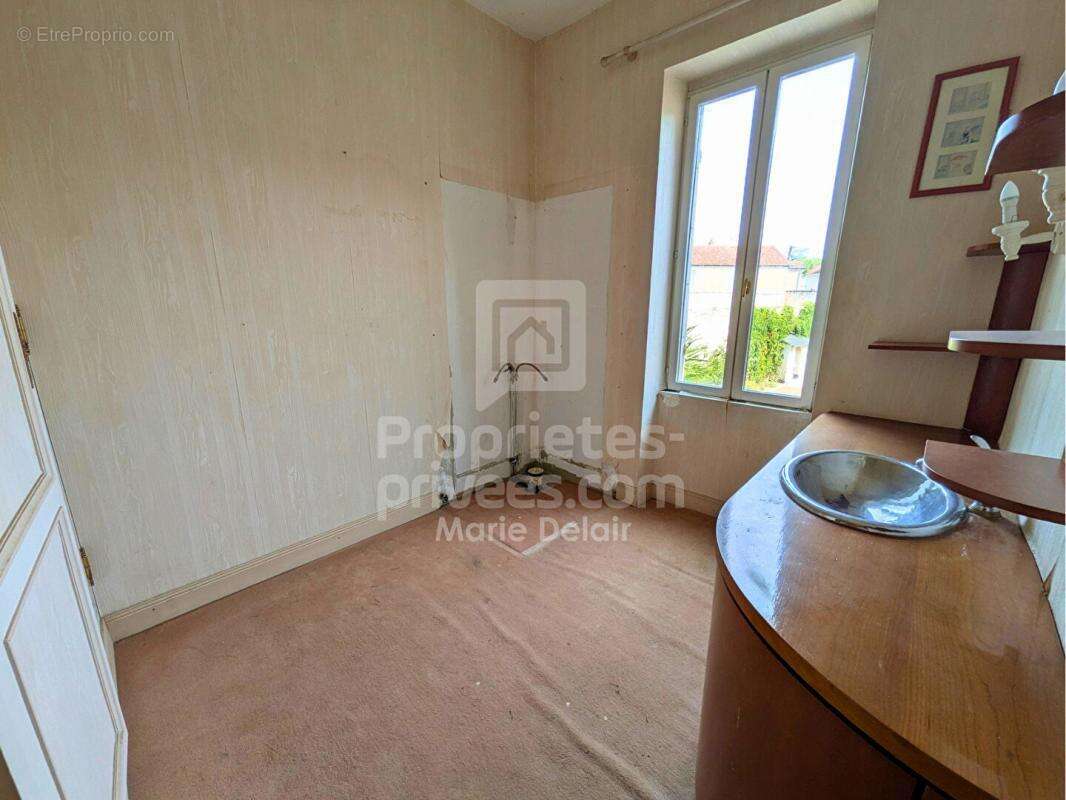 Maison La Charite Sur Loire 14 pièce(s) 445.88 m2 - photo 14