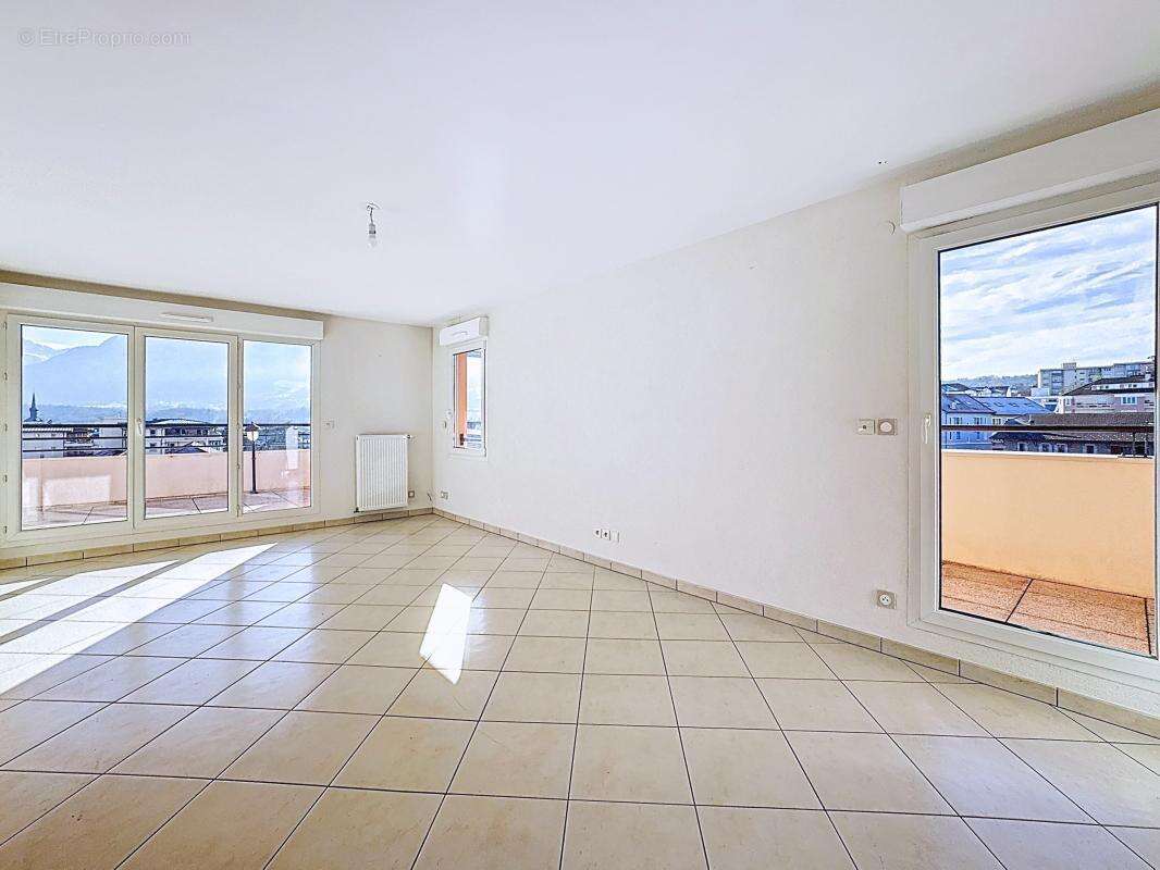 Appartement à LA ROCHE-SUR-FORON