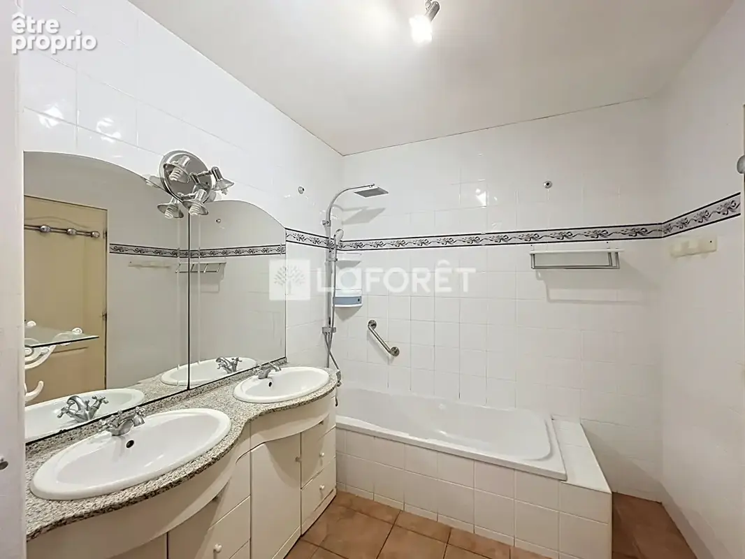 Maison 5 pièces 112 m² à vendre à Ponteilla (66300) - photo 9