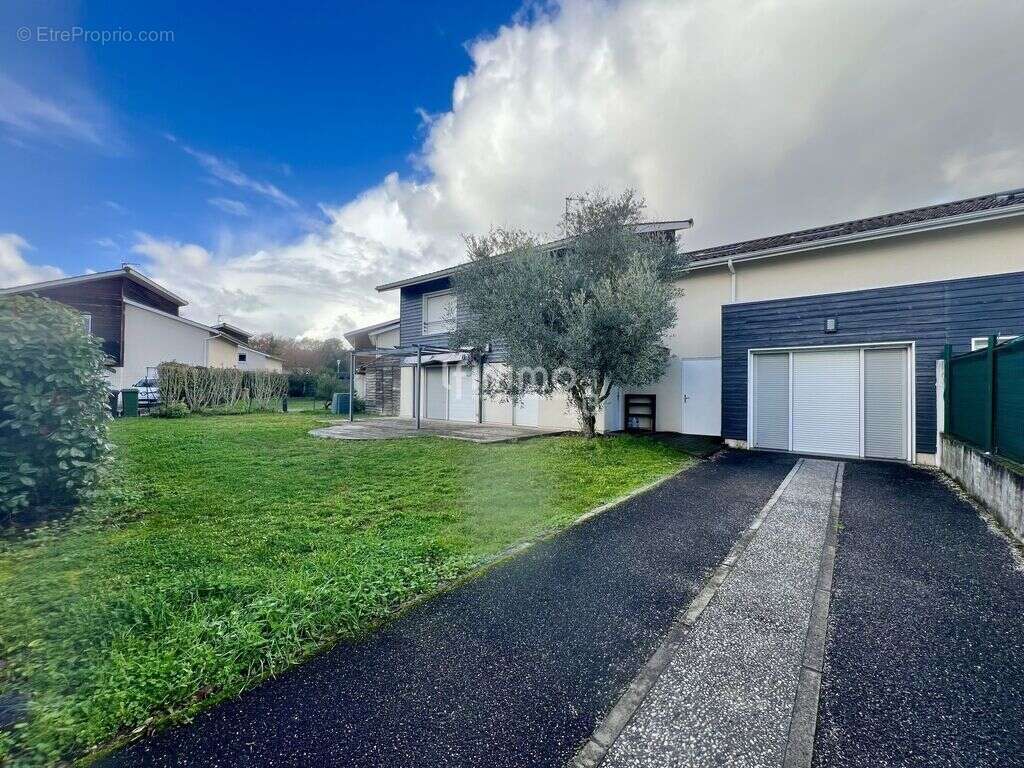 Maison à VILLENAVE-D'ORNON