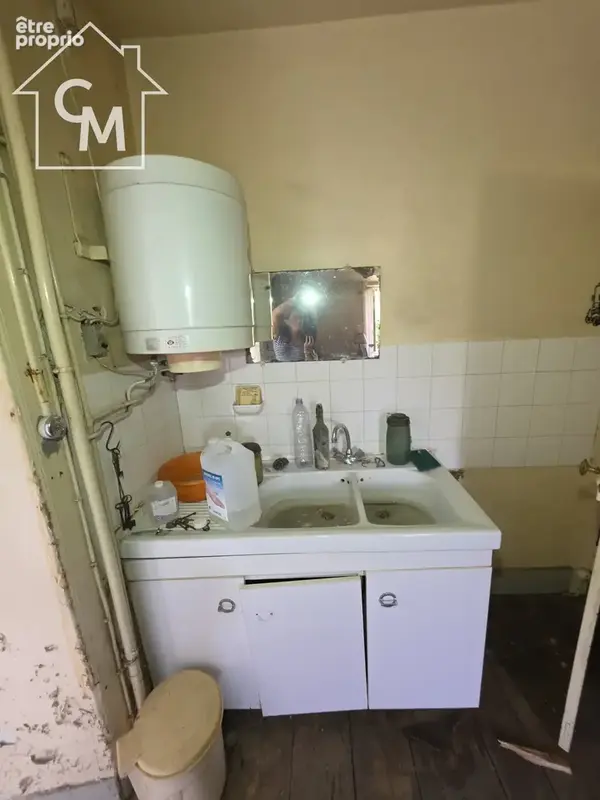 Maison de campagne à rénover avec dépendances et terrain de plus d'un hectare - photo 4