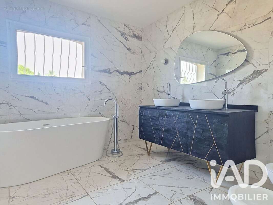 Maison 136 m² à Port-De-Bouc  - photo 9
