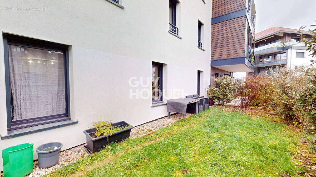 Appartement à POISY