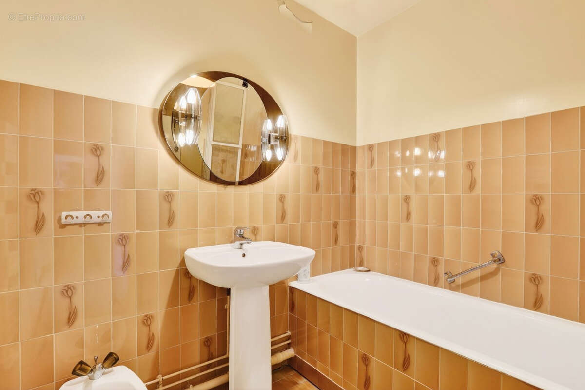 Appartement à PARIS-20E